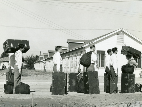 Enlistees with luggage